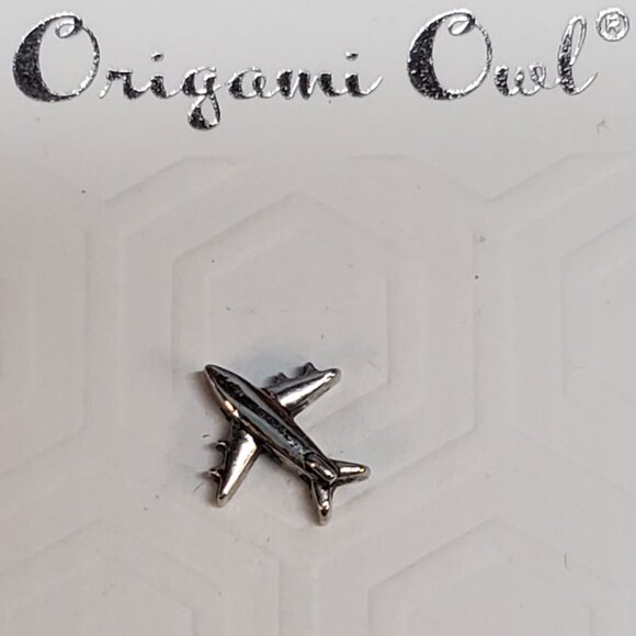 Origami Owl - Brand New Airplane Charm - Picture 1 of 2
